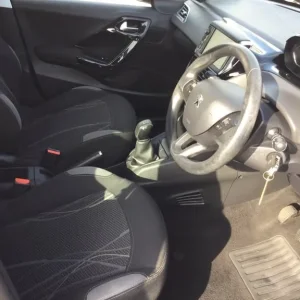 2014 Peugeot 208 1.2 VTi Active 5-door hatchback - Image 7