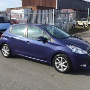 2014 Peugeot 208 1.2 VTi Active 5-door hatchback