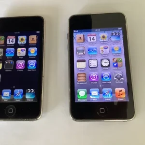Two iPod Touches - Image 6
