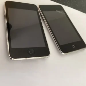 Two iPod Touches - Image 8