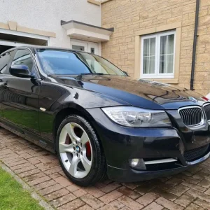 BMW 3 Series 320D Manual with good mileage and solid fuel economy