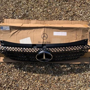 Mercedes Vito front grill boxed - Image 2