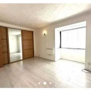 Ground floor studio flat - Image 3