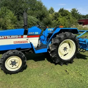 Mitsubishi MT2201 4WD Compact Tractor with 1.4m Rotavator - Image 2