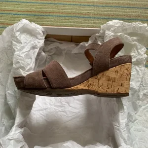 Ladies Clarks Lavender suede cork wedge sandals - Image 3
