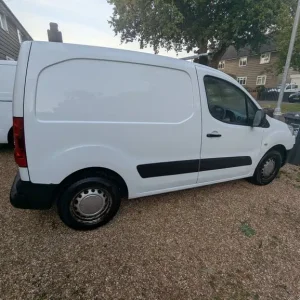 Peugeot Partner Panel Van 2011 Manual 1560cc - Image 4