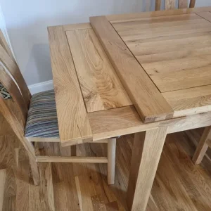 Solid oak table and 6 padded chairs - Image 4