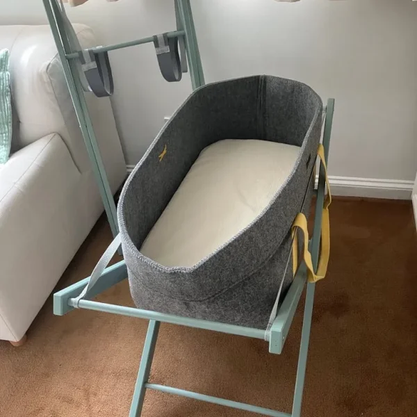 Mokee Woolnest Moses basket with stand and all accessories
