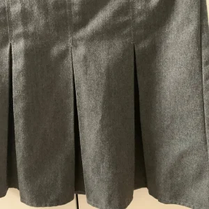 Pre-loved school skirt Size 8-9 years - Image 2