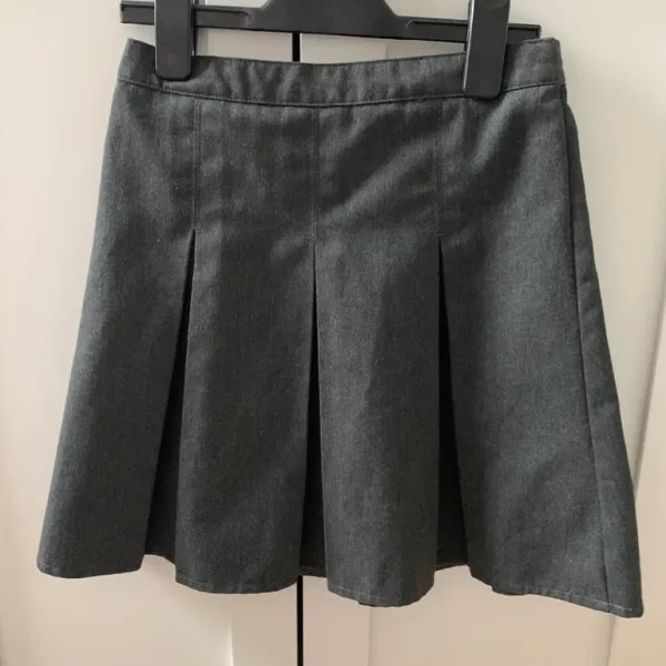 Pre-loved school skirt Size 8-9 years