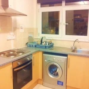 Single room - 2-minute walk to Bermondsey tube station - Image 3