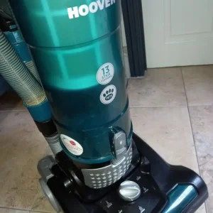 Hoover Breeze Evo Vacuum Cleaner