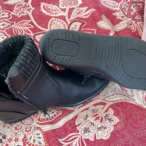 Women’s ankle boots size 4 - Image 3