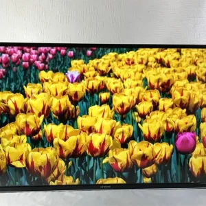 Hitachi 32 Inch Smart HD LED Tv - Wi-Fi- Freeview TV- excellent condition