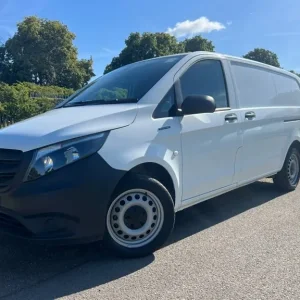 2020 Mercedes-Benz Vito PURE L2 Electric Panel Van - Image 4