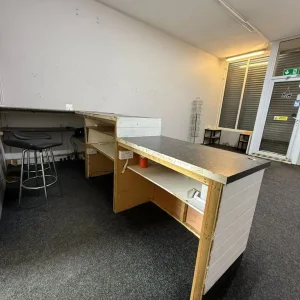Ground floor retail unit with storage - Image 4