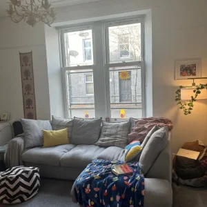 L-shaped sofa - Image 2