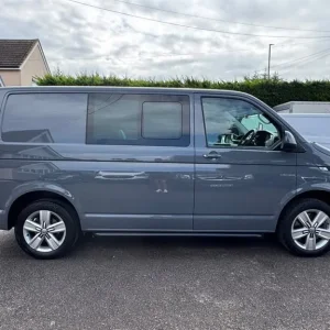 2020 Volkswagen Transporter 2.0 TDI Highline Kombi Double Cab - Image 3