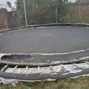Large 380cm all-weather trampoline - Image 2