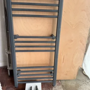 Anthracite towel radiator