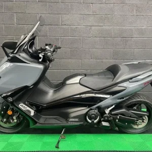 2021 Yamaha TMAX 560 Grey – 6,500 miles, two keys - Image 6