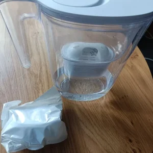 Phillips Water Filter Jug with one fresh filter