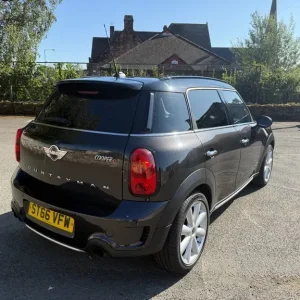 Mini Countryman Cooper S 2016 4x4 manual 5-door - Image 4