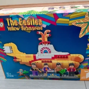 Lego The Beatles Yellow Submarine BNIB - Image 4