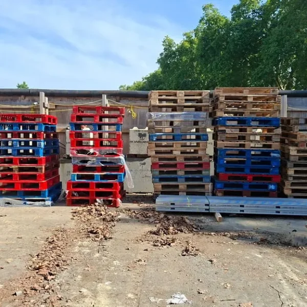 Pallets, chip