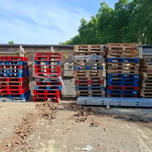 Pallets, chip