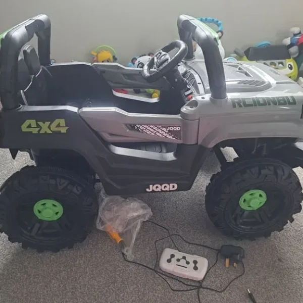 Kids jeep