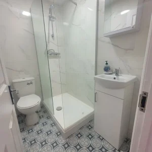 Ensuite rooms - Image 5