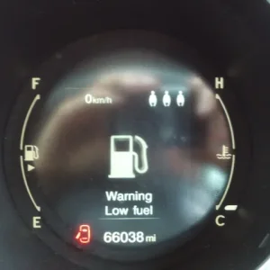 2016 Fiat 500X 1.6 E-torQ Pop 5-door white hatchback - Image 3