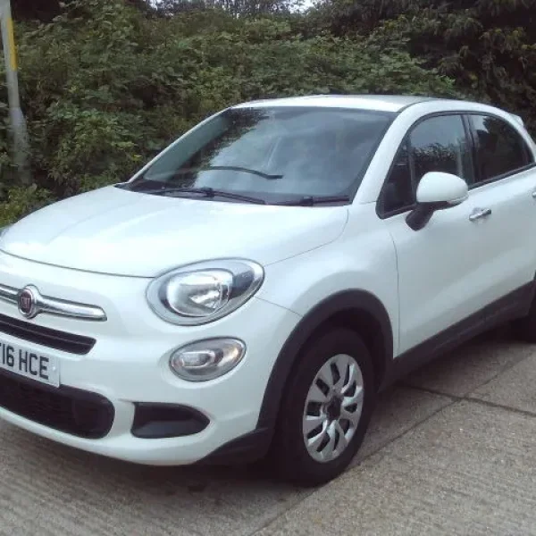 2016 Fiat 500X 1.6 E-torQ Pop 5-door white hatchback