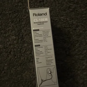 Roland CS-10EM Binaural Microphones and Earphones – Unused, Boxed - Image 4