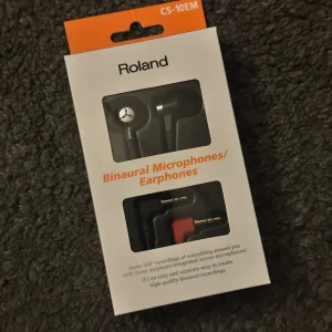Roland CS-10EM Binaural Microphones and Earphones – Unused, Boxed