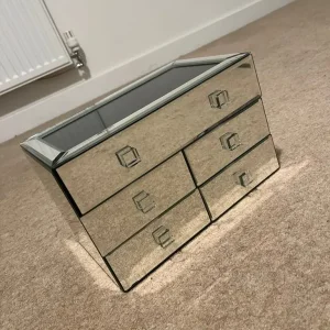 Mirrored storage box