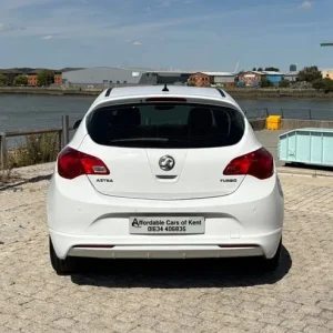 2014 Vauxhall Astra 1.4i 16v Turbo Limited Edition 5dr Hatchback Petrol Manual - Image 8