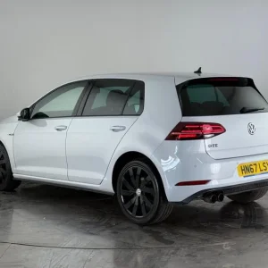 2017 Volkswagen Golf 1.4 TSI GTE Advance DSG 5-door Hatchback - Image 5