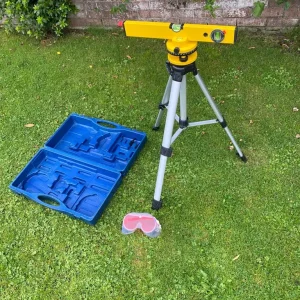 LASER LEVEL TRIPOD