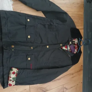 Barbour Childs Waxed Liberty Rose Print Jacket Size 10/11 L. With Label - Image 2