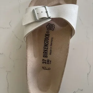 Birkenstock white size 4 - Image 3