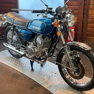 1976 SUZUKI GT 500 ** CONCOURS CONDITION ** FANTASTIC JAPANESE'S CLASSIC** - Image 2