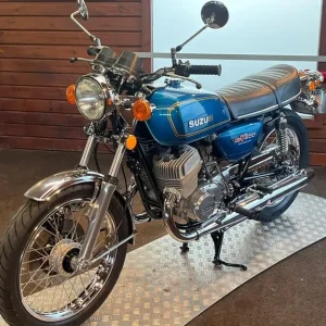 1976 SUZUKI GT 500 ** CONCOURS CONDITION ** FANTASTIC JAPANESE'S CLASSIC** - Image 3