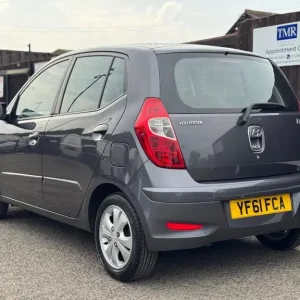 2011 Hyundai i10 1.2 Active Euro 5 5dr HATCHBACK Petrol Manual - Image 2