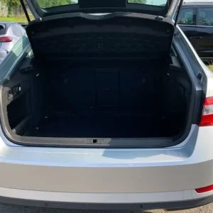 2020 Skoda Superb 1.5 TSI SE Technology 5dr DSG Petrol Hatchback Hatchback Petrol Automatic - Image 4