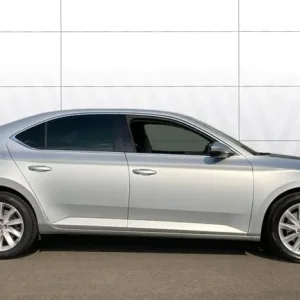 2020 Skoda Superb 1.5 TSI SE Technology 5dr DSG Petrol Hatchback Hatchback Petrol Automatic - Image 5