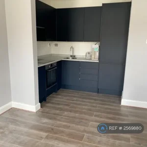 2 bedroom flat in Duckett Road, London, N4 (2 bed) (#2569880) - Image 2