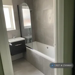 2 bedroom flat in Duckett Road, London, N4 (2 bed) (#2569880) - Image 3