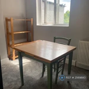 2 bedroom flat in Duckett Road, London, N4 (2 bed) (#2569880) - Image 6